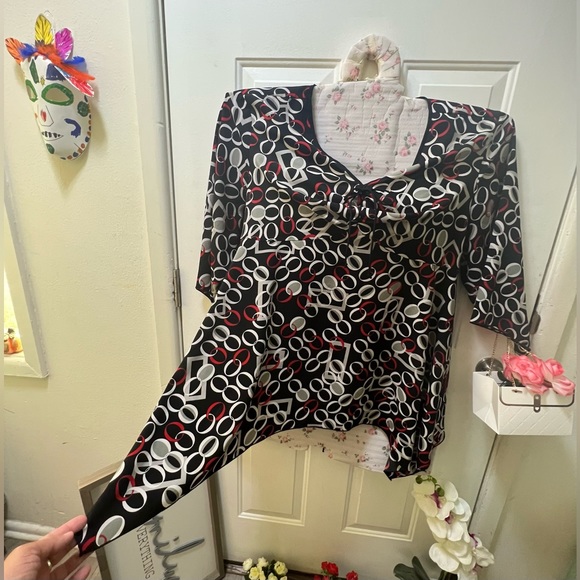 Ladies plus  fashion bug 30/32W asymmetrical print blouse - Picture 12 of 15